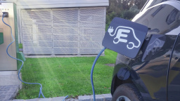 V Itálii jsou některé elektromobily díky dotacím levnější než luxusní kolo