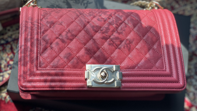 close-up-camera-table