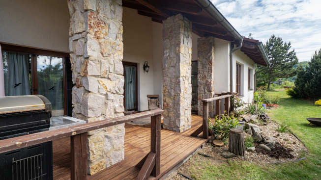 okolí domu Štěchovice 1