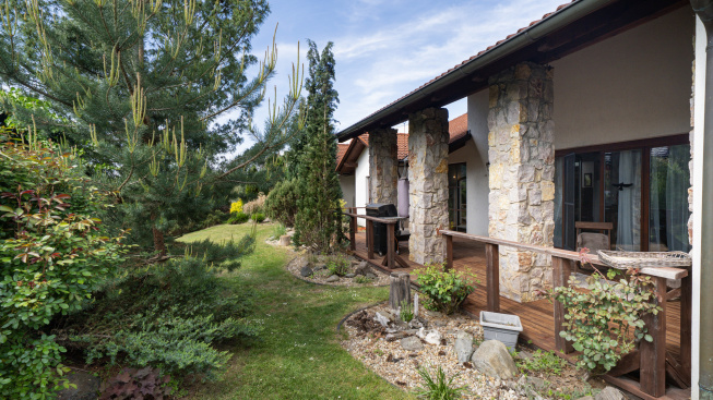 Okolí domu Štěchovice 3