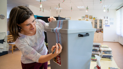 TikTok smazal některé falešné účty, které měly ovlivňovat volby v Česku.