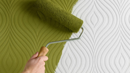 To, co vypadá jako omítka, je ve skutečnosti nový hit mezi tapetami. Designéři ho milují!