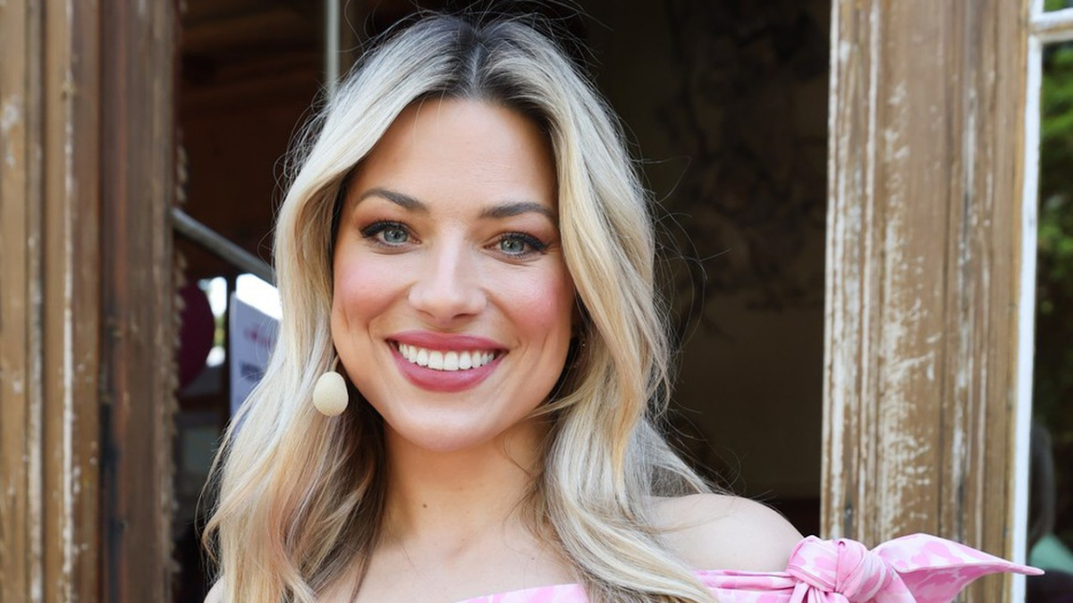 Bohyně na konec léta! Svůdná moderátorka vyrazila dech v maličkých plavkách