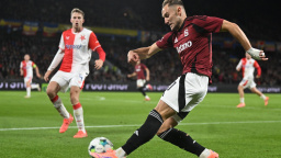 Fotbalisté Sparty remizovali v derby se Slavií 1:1 a o bod před ní vedou tabulku