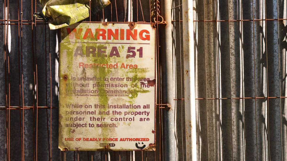 Záhadná havárie u Oblasti  51: spadl vojenský dron, nebo UFO? Armáda mlží