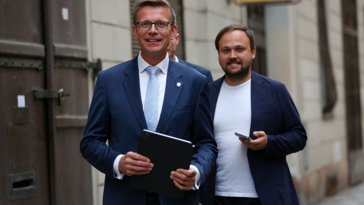 Na dálnice a koleje chybí miliardy! Řešení problému je šalamounské a nepotěší vládu...