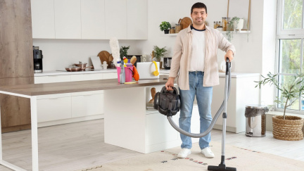 "Mama hotel" jako globální trend. Synové zůstávají v domácnosti, maminky se radují i šílí