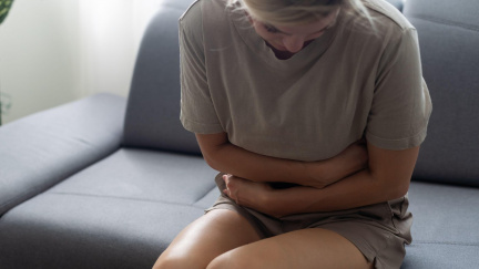 Další bizarní případ neznalosti. Přišla do nemocnice s bolestí břicha, důvod byl závažnější než všichni čekali