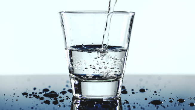 glass-water-macro-shot