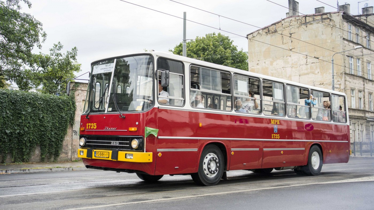 Nastupte, vyrážíme! Legendární autobus Ikarus slaví 130 let a znovu brázdí silnice