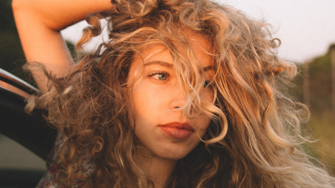 portrait-beautiful-young-woman