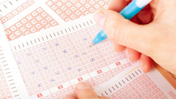 Požádala umělou inteligenci o čísla do loterie – teď je z ní milionářka!