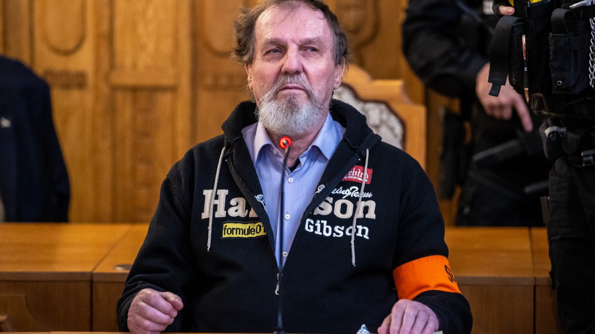 Atentátníkovi, který zranil slovenského premiéra Fica, uložil soud 21 let vězení