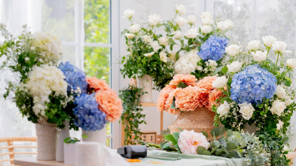 Listopad rozhodne o květech příštího léta: jak teď správně zazimovat hortenzie