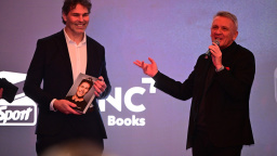 Jágr slavnostně pokřtil svou knihu Já68, představuje i svůj pohled na svět