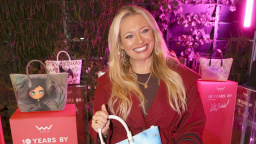 To je pokoukání! Žhavá Lucie Borhyová si vyrazila v jiskřivém modelu s punčoškami