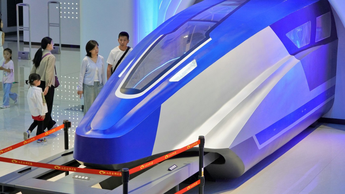 Čínský vlak překonal rychlost 650 km/h a chce atakovat bizarní hranici