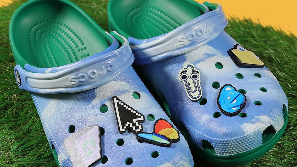 Crocs v barvách oblíbeného operačního systému ovládly internet! Takto stylově slaví 50 let Microsoft