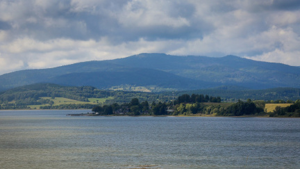 Na Lipně se našlo auto mrtvých. Rakousko po nich pátrá roky