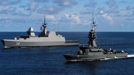 Singapur představil svou novou loď - bude sloužit jako mateřské plavidlo pro letectvo dronů