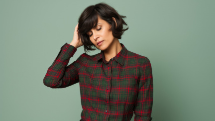 Flanelky jsou zpět! Celebrity i Gucci dokazují, že nejklasičtější košile podzimu 2025 nikdy nevychází z módy