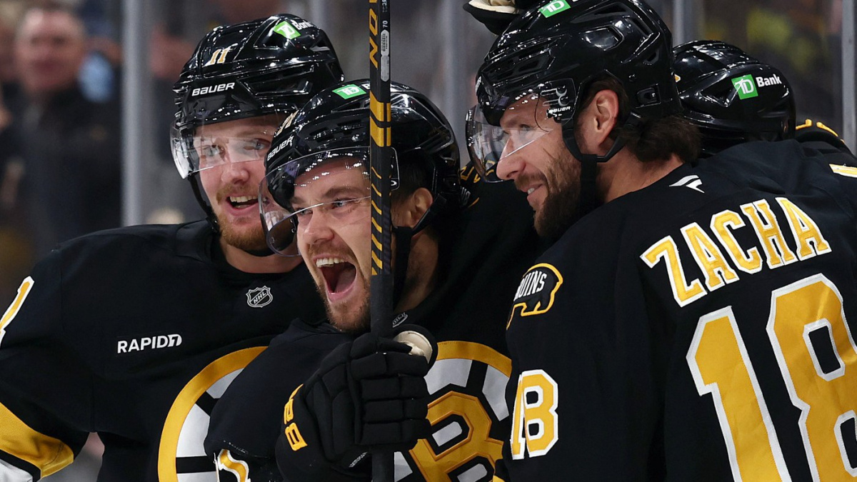 Boston výhrou nad Coloradem ukončil sérii proher, Pastrňák nahrál na vítězný gól