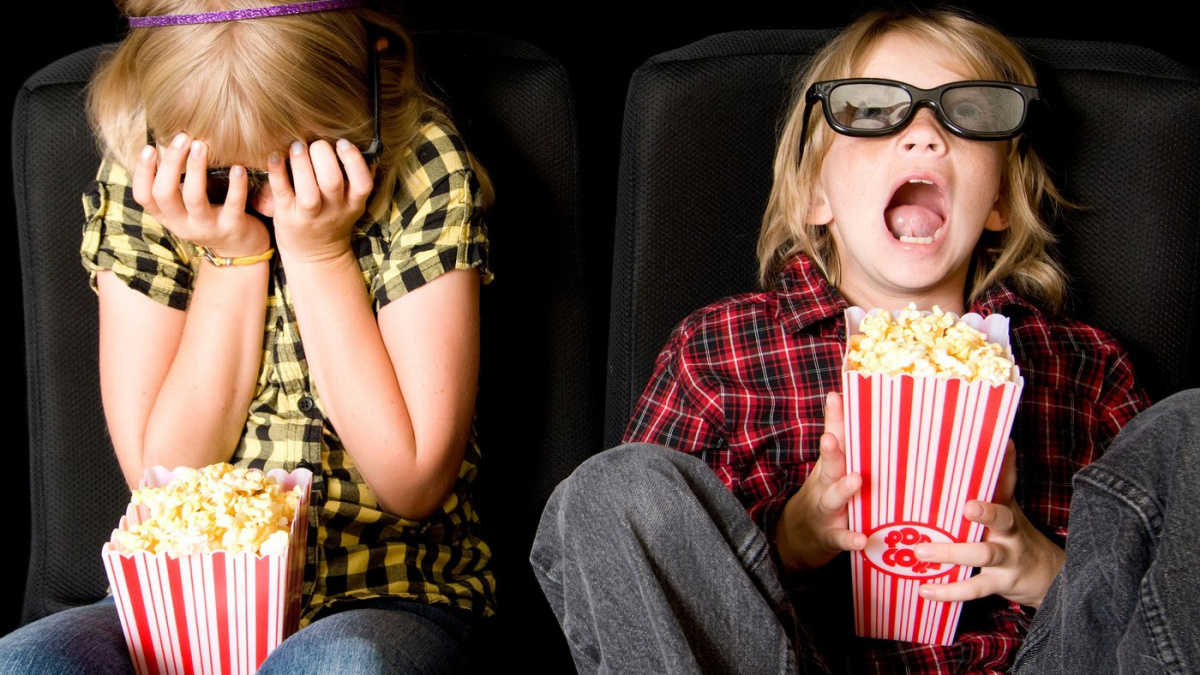 Pustili si horor místo výuky – jedna studentka skončila v nemocnici