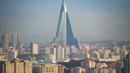 Severokorejský hotel vypadá jako ze sci-fi, chybí mu ale jeden zásadní prvek