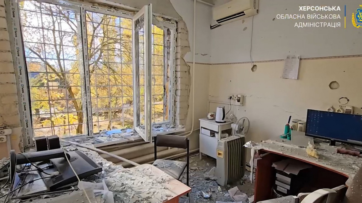 Ruské ostřelování dětské nemocnice v Chersonu zranilo devět lidí, uvedly úřady