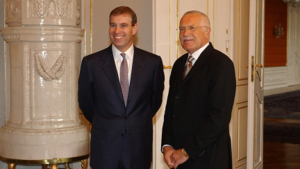 Pád prince: Karel III. se zřekl bratra, který pošpinil korunu svými skandály