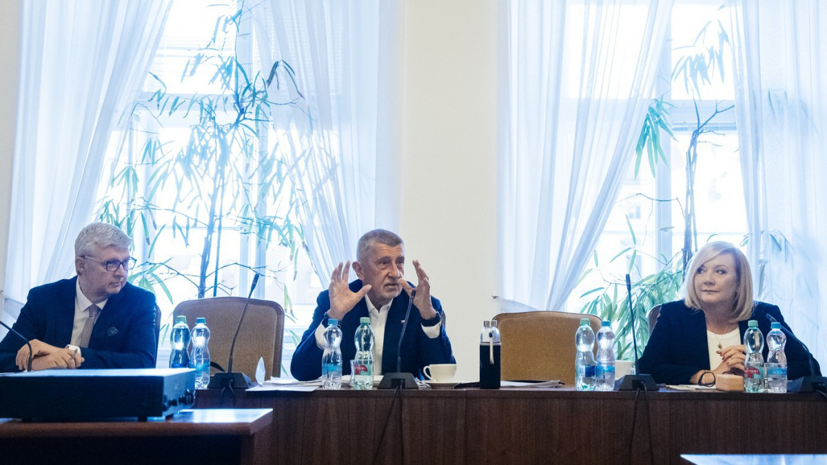 Sněmovna obnoví činnost, zástupci ANO, SPD a Motoristů stvrdí koalici