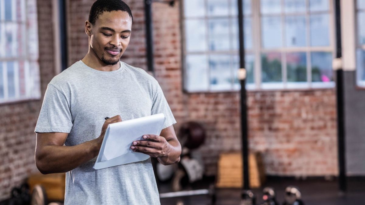 Luxus za kila dolů: posilovna rozdává Porsche za extrémní hubnutí