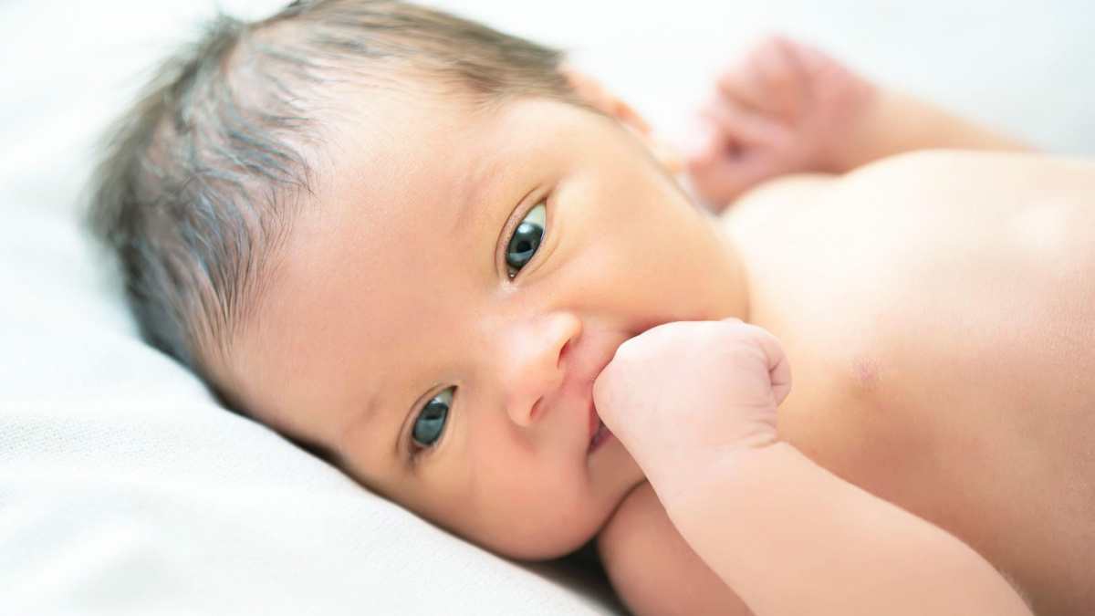 Dívka, která nikdy nezavře oči. Příběh malé Hazel obletěl svět