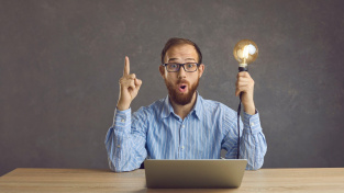 Chudý Francouz se stal na svatbě živým billboardem. K bohatství to ale nevedlo...