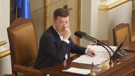 Okamura nechal ze sněmovní budovy odstranit ukrajinskou vlajku