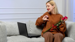 Než se zamilujete online: příběh ženy, která přišla o všechno