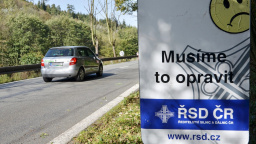 V sídle Ředitelství silnic a dálnic v Praze na Kačerově zasahuje od rána policie