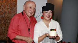 Před bolestí zavírá oči. Felix Slováček dělá velkou chybu, tvrdí psycholožka