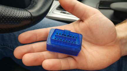 Konec zbytečným výdajům za opravy auta: nové kapesní zařízení ukáže skutečnou závadu během pár vteřin