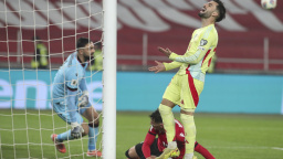 Španělští a švýcarští fotbalisté mají blízko k postupu na mistrovství světa