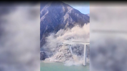 Most měl spojit Tibet s Čínou. Chvíli po dokončení se dramaticky zřítil