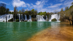 Voní tu borovice a pivo stojí jako v devadesátkách. Skrytá perla Bosny českým turistům stále uniká
