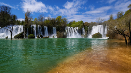 Voní tu borovice a pivo stojí jako v devadesátkách. Skrytá perla Bosny českým turistům stále uniká