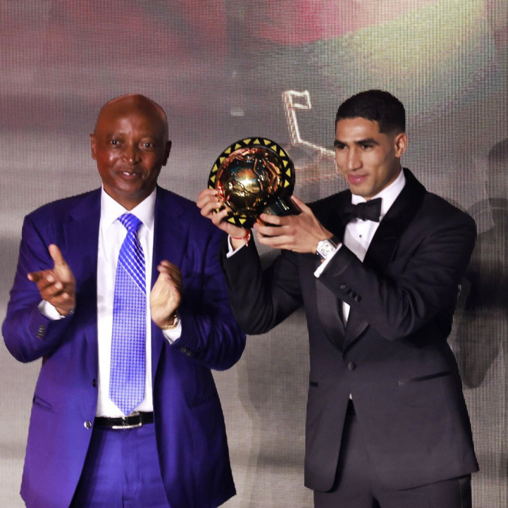 Hakimí je po 52 letech prvním obráncem s trofejí pro afrického fotbalistu roku