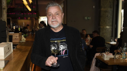 Hrobníkovi z lopaty! Slavný moderátor prodělal těžký kolaps: "Během dvou minut všechno v nenávratnu"