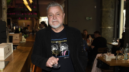 Hrobníkovi z lopaty! Slavný moderátor prodělal těžký kolaps: "Během dvou minut všechno v nenávratnu"