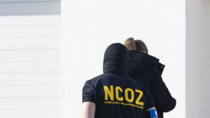 Kriminalisté z NCOZ zasahují kvůli zakázkám ŘSD a Správy železnic