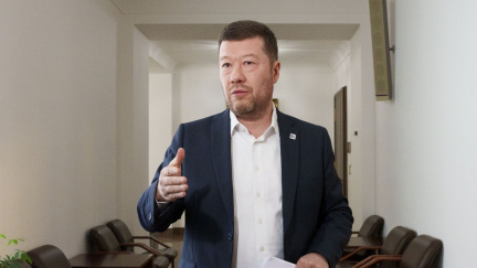 Okamura navrhne ve středu projednat roční odklad užívání e-Legislativy