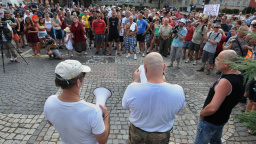Muž, který hrozil, že půjde se zbraní na úřad vlády, si odpyká tři roky vězení