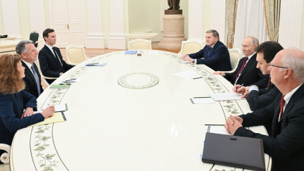 Moskevské pětihodinové jednání Witkoffa s Putinem o Ukrajině skončilo včera pozdě večer